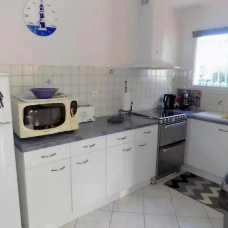 Maison Vaux-sur-mer, 3 Pieces, 4 Personnes - Fr-1-305-1378