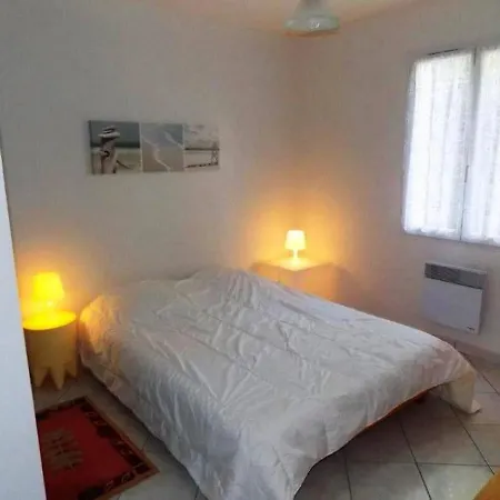 Holiday home Maison Vaux-sur-mer, 3 Pieces, 4 Personnes - Fr-1-305-1378 *